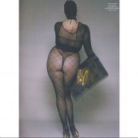 Un model plus size in calendarul Pirelli 2015